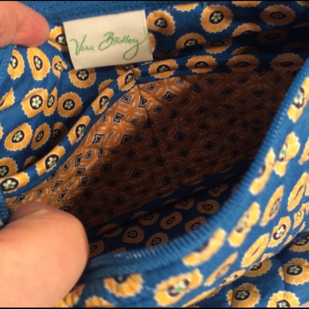 VERA BRADLEY PURSE THAT LOOKS LIKE NEW-GORGEOUS - Picture 6 of 7